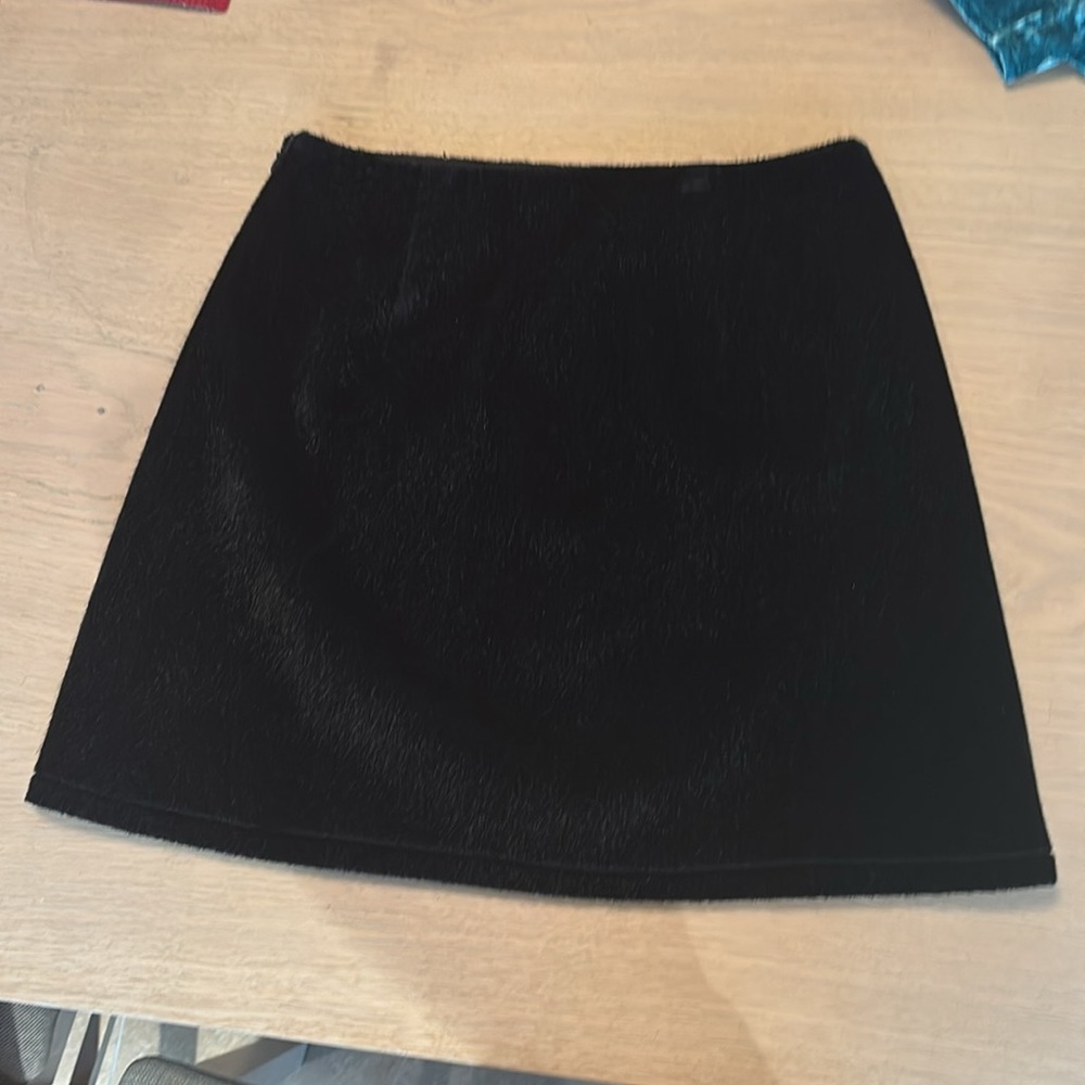 ASOS design Black High waisted faux hair Mini Skirt slit size 4 - Picture 5 of 6